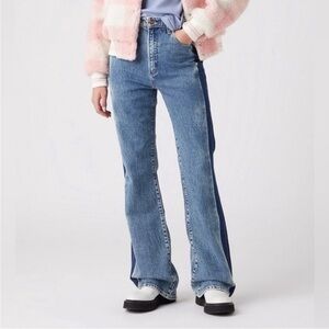 NWT Wrangler Westward Two Tone Flare Leg Acid Wash Jeans | Blue Denim | 24